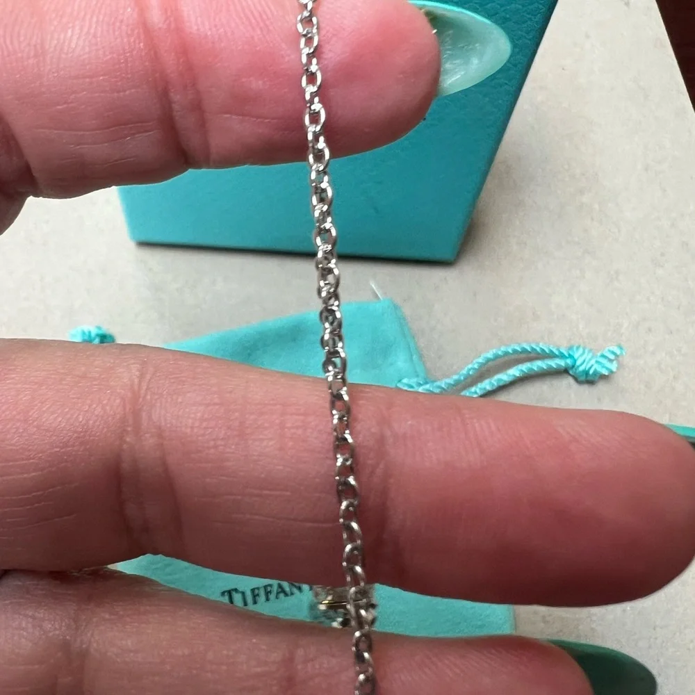 Tiffany & Co. Silver Bracelet with Lock Charm (box included) - Picture 3 of 8